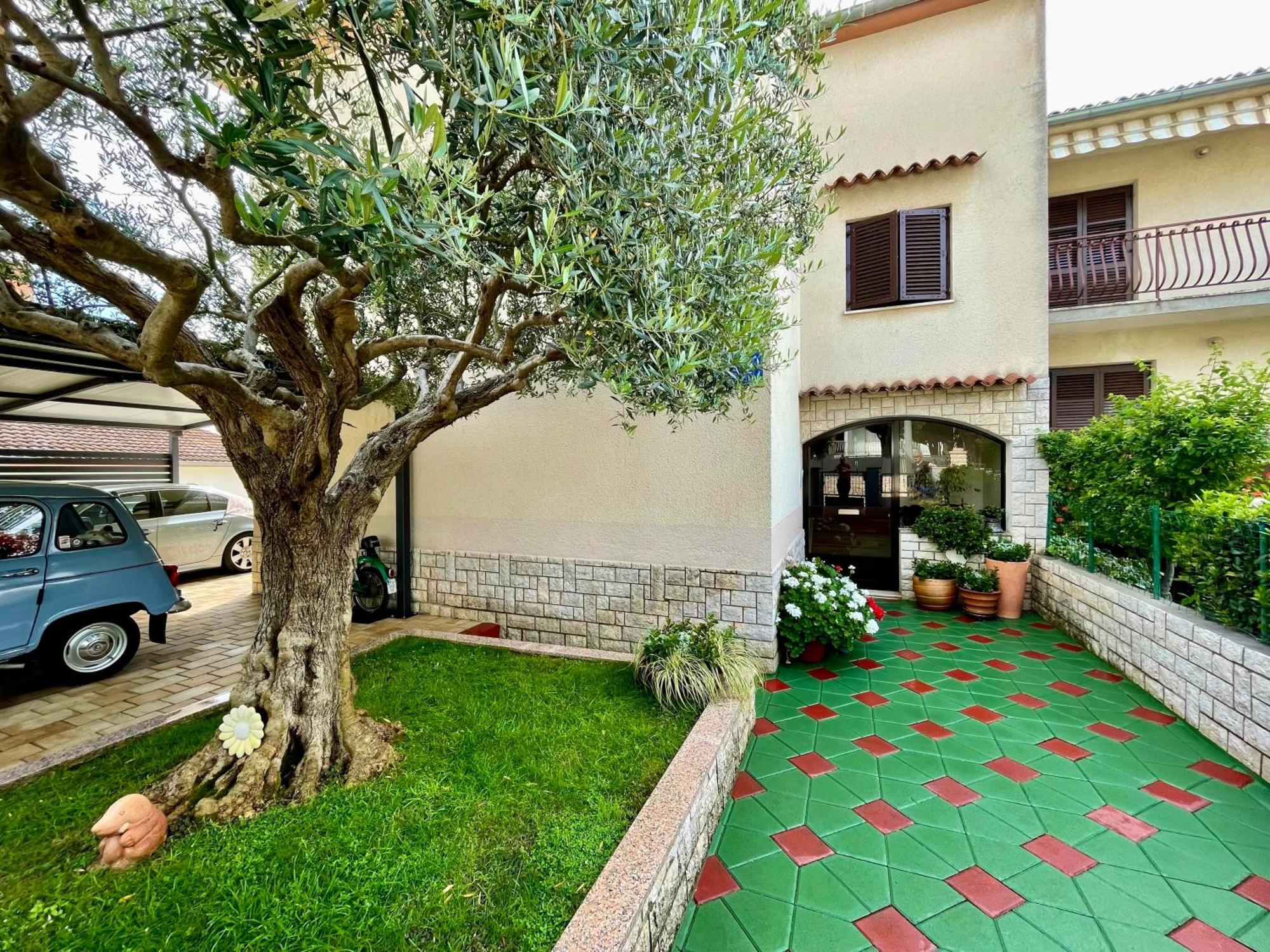 Apartment Adri Rovinj Buitenkant foto